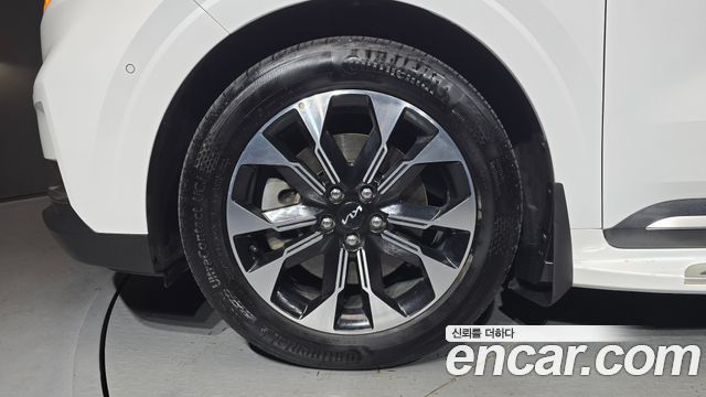 Kia Canival 2023 — photo 5