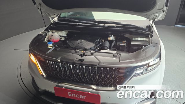 Kia Canival 2023 — photo 6