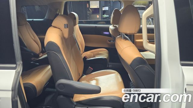 Kia Canival 2023 — photo 12
