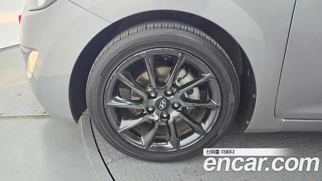 Hyundai AVANTE 2011 — photo 5