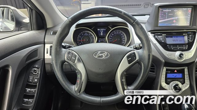 Hyundai AVANTE 2011 — photo 13