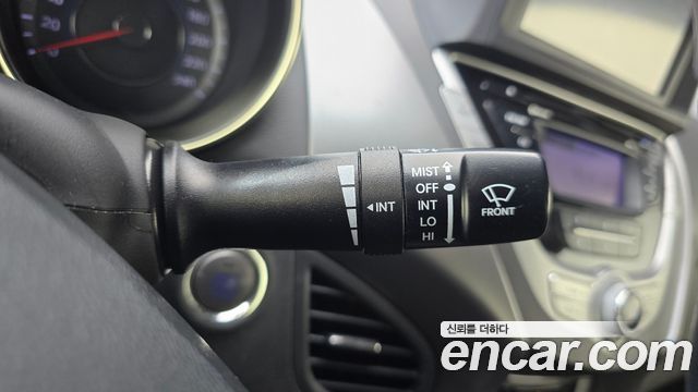 Hyundai AVANTE 2011 — photo 17