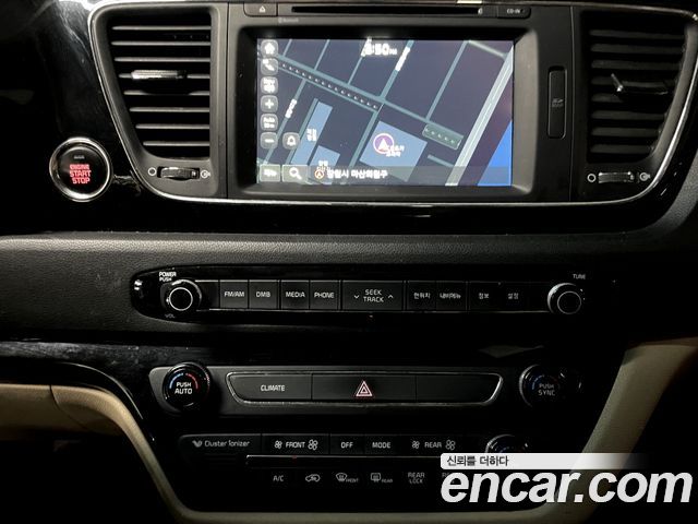 Kia Canival 2016 — photo 11