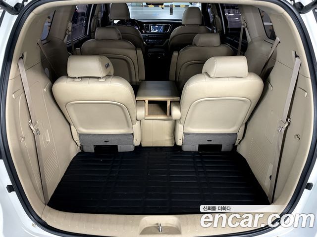 Kia Canival 2016 — photo 18