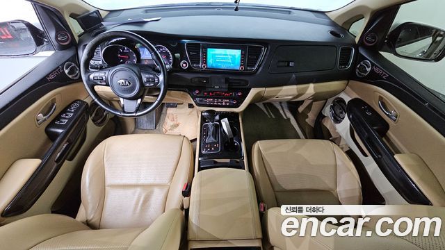 Kia Canival 2015 — photo 7
