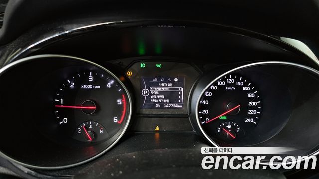 Kia Canival 2015 — photo 8