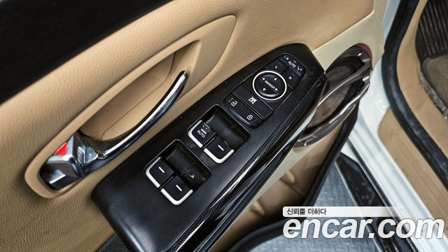 Kia Canival 2015 — photo 13