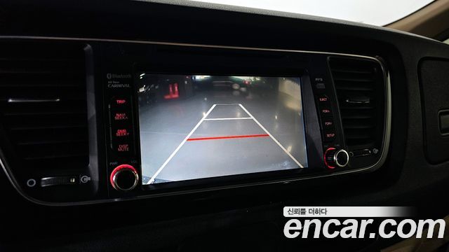 Kia Canival 2015 — photo 17