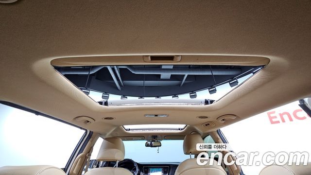 Kia Canival 2015 — photo 19