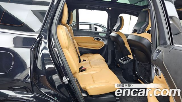 Volvo XC90 2022 — photo 12