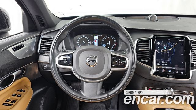 Volvo XC90 2022 — photo 13