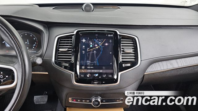 Volvo XC90 2022 — photo 14
