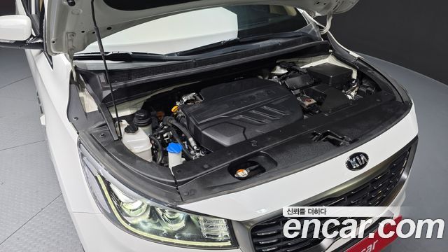 Kia Canival 2019 — photo 6