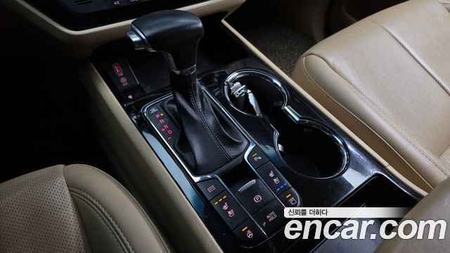 Kia Canival 2019 — photo 9