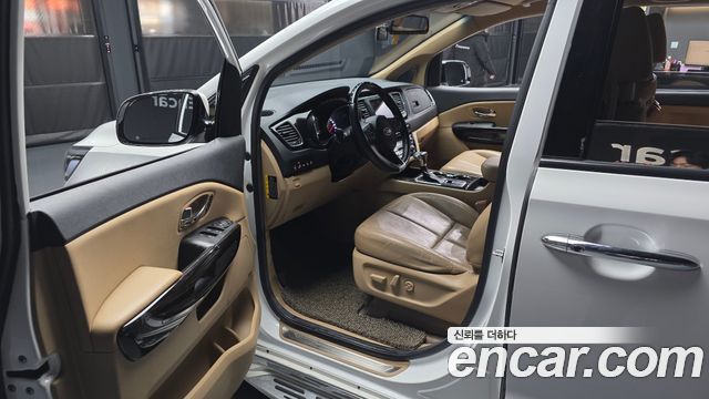 Kia Canival 2019 — photo 10