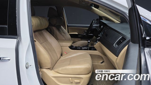 Kia Canival 2019 — photo 11