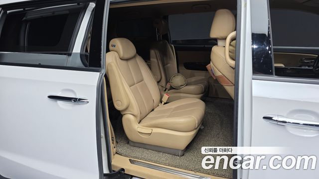 Kia Canival 2019 — photo 12