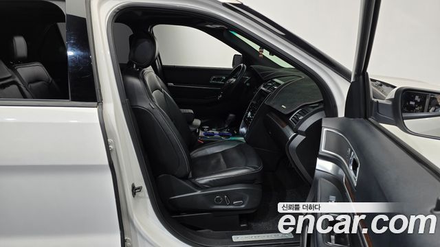 Ford Explorer 2016 — photo 11