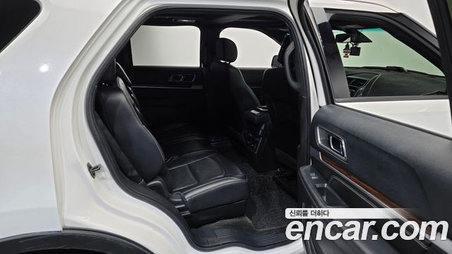 Ford Explorer 2016 — photo 12