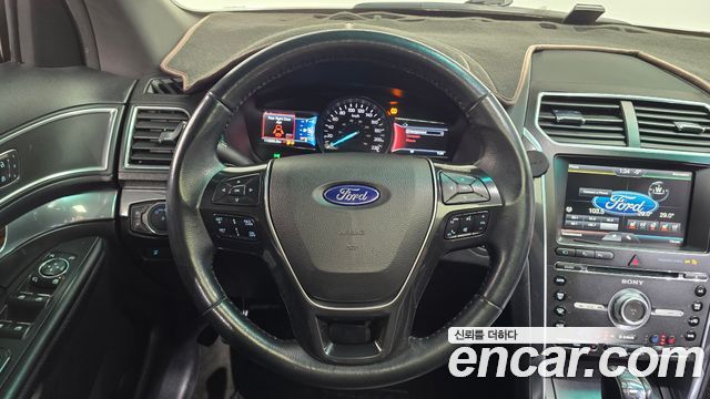 Ford Explorer 2016 — photo 13