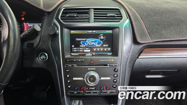 Ford Explorer 2016 — photo 14