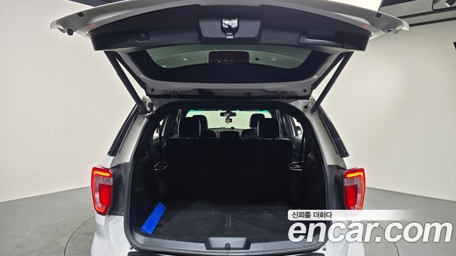 Ford Explorer 2016 — photo 20