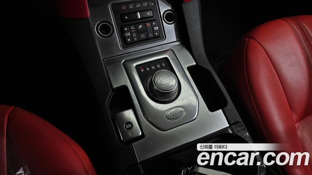 Land Rover Discovery 2015 — photo 9