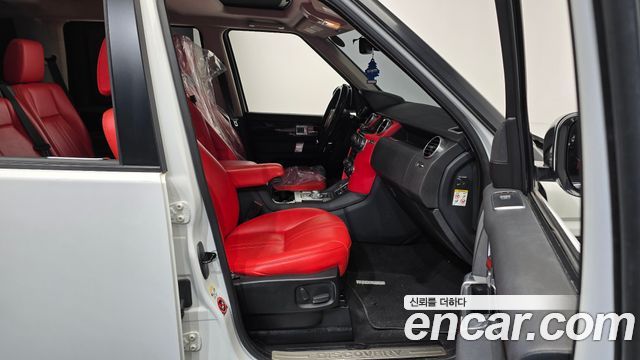 Land Rover Discovery 2015 — photo 11