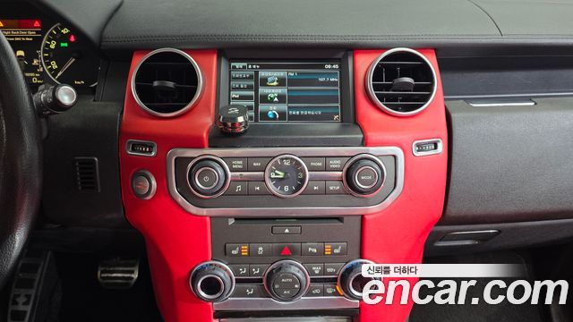 Land Rover Discovery 2015 — photo 14