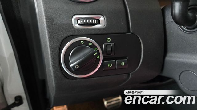 Land Rover Discovery 2015 — photo 16