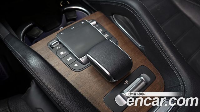 Mercedes-Benz GLS-Class 2020 — photo 17