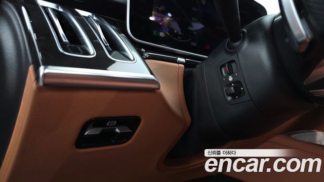 Mercedes-Benz S-Class 2021 — photo 18