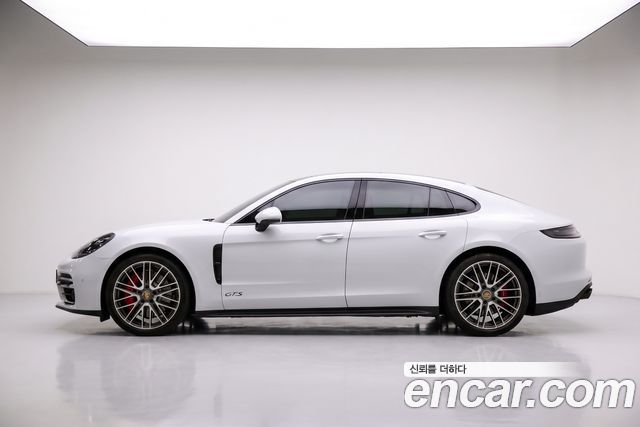 Porsche Panamera 2022 — photo 1