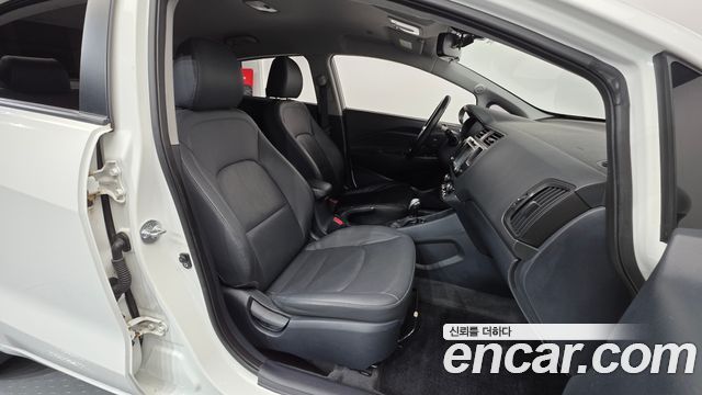 Kia pride 2014 — photo 10