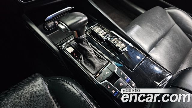 Kia K7 2017 — photo 9