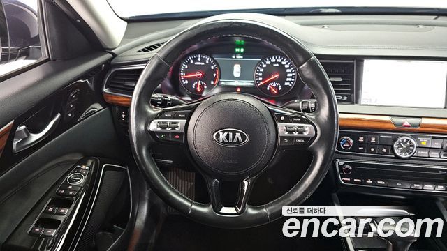 Kia K7 2017 — photo 12