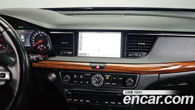 Kia K7 2017 — photo 13