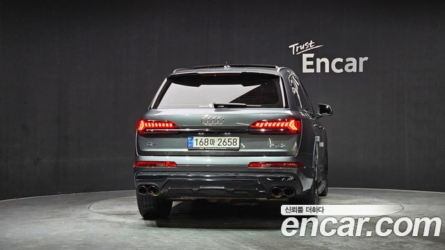 Audi Q7 2022 — photo 4