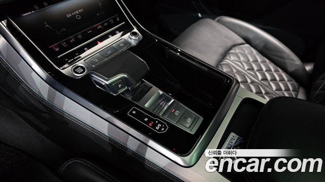 Audi Q7 2022 — photo 9