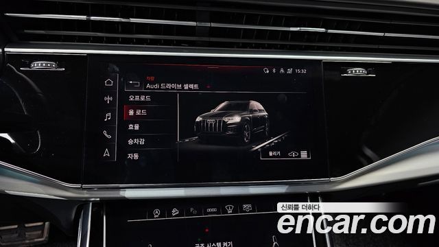Audi Q7 2022 — photo 18