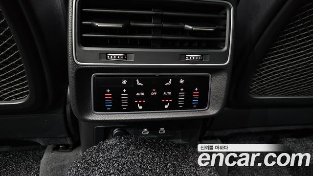 Audi Q7 2022 — photo 19