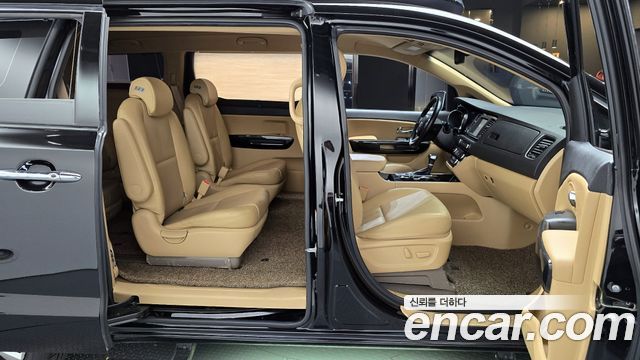 Kia Canival 2020 — photo 10