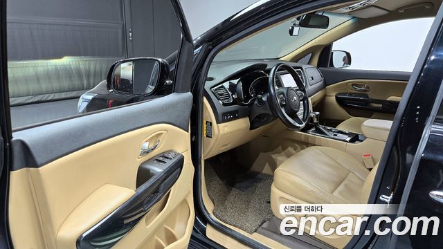 Kia Canival 2020 — photo 11