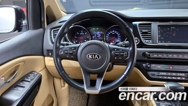 Kia Canival 2020 — photo 13