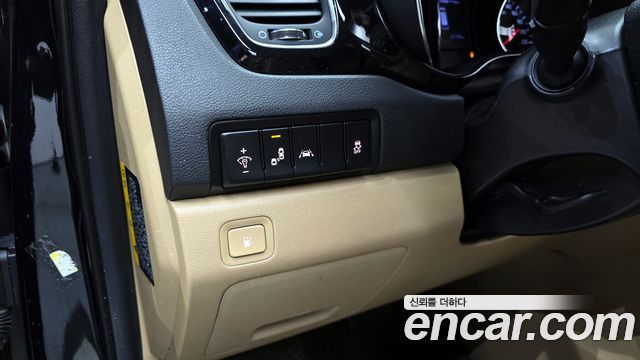 Kia Canival 2020 — photo 16