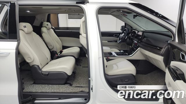 Kia Canival 2021 — photo 11