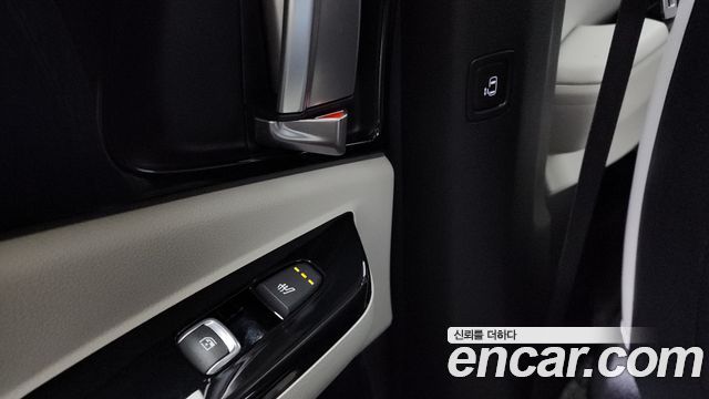 Kia Canival 2021 — photo 18