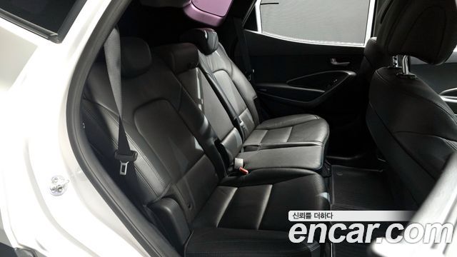 Hyundai Santafe 2017 — photo 12