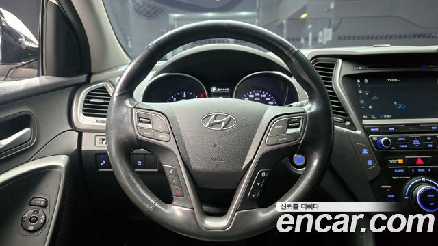 Hyundai Santafe 2017 — photo 14