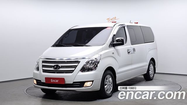 Hyundai Starex 2017 — photo 1